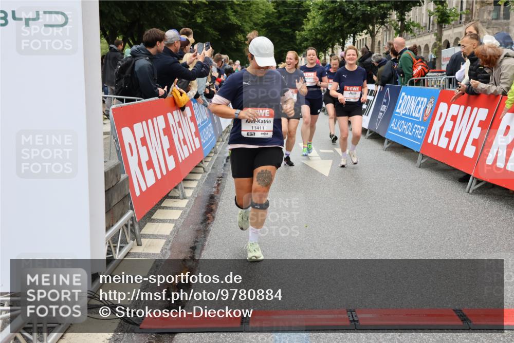 14.06.2026 - REWE Women's Run Strokosch-Dieckow http://msf.ph/oto/9780884 14.06.2026 09:58:44 Ziel 10054, 10056, 10341, 10427, 10659, 10661, 10680, 10811, 10937, 11332, 11411, 11477 meine-sportfotos.de