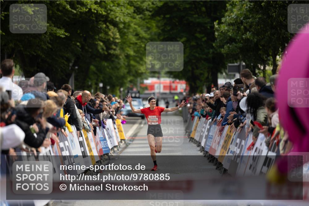 14.06.2026 - REWE Women's Run Michael Strokosch http://msf.ph/oto/9780885 14.06.2026 10:48:42 Laufen  meine-sportfotos.de