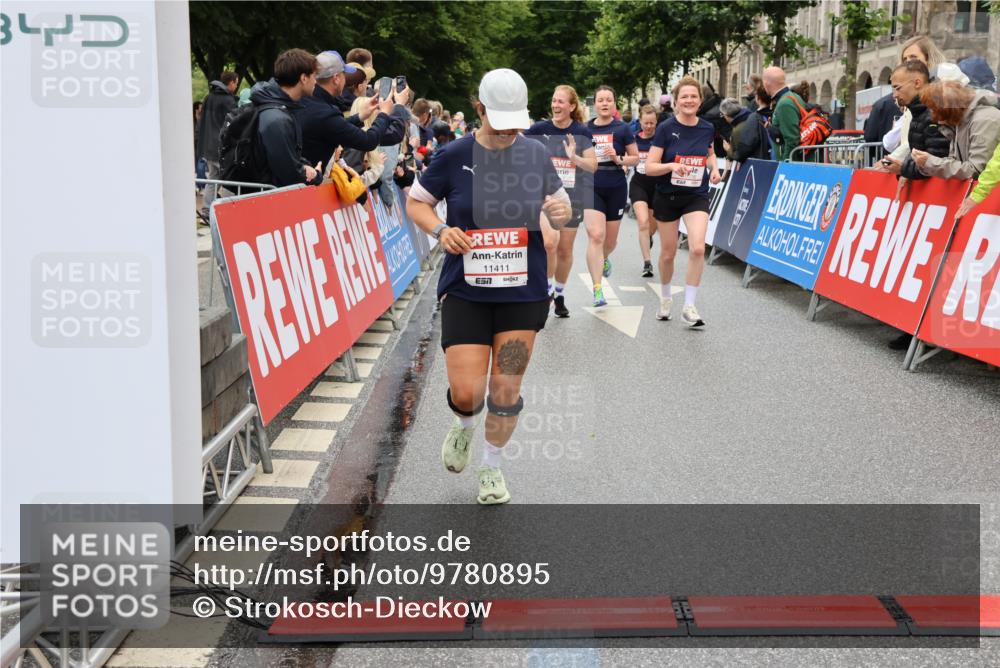 14.06.2026 - REWE Women's Run Strokosch-Dieckow http://msf.ph/oto/9780895 14.06.2026 09:58:44 Ziel 10054, 10056, 10341, 10427, 10659, 10661, 10680, 10811, 10937, 11332, 11411, 11477 meine-sportfotos.de