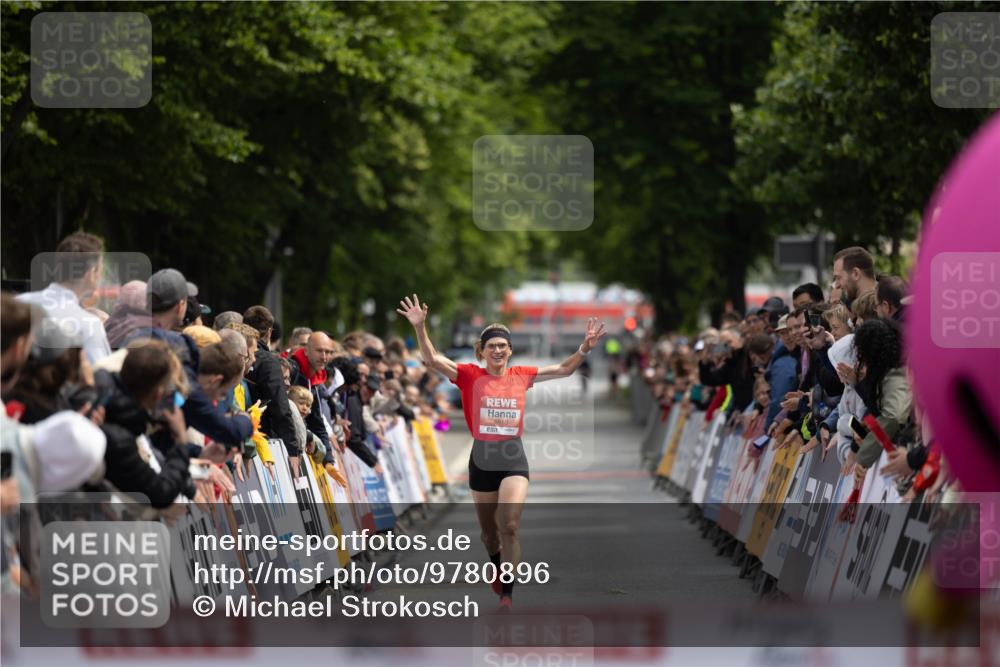 14.06.2026 - REWE Women's Run Michael Strokosch http://msf.ph/oto/9780896 14.06.2026 10:48:43 Laufen 5910 meine-sportfotos.de