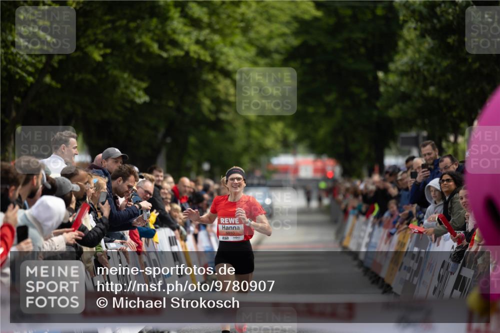 14.06.2026 - REWE Women's Run Michael Strokosch http://msf.ph/oto/9780907 14.06.2026 10:48:45 Laufen 5910, 7 meine-sportfotos.de