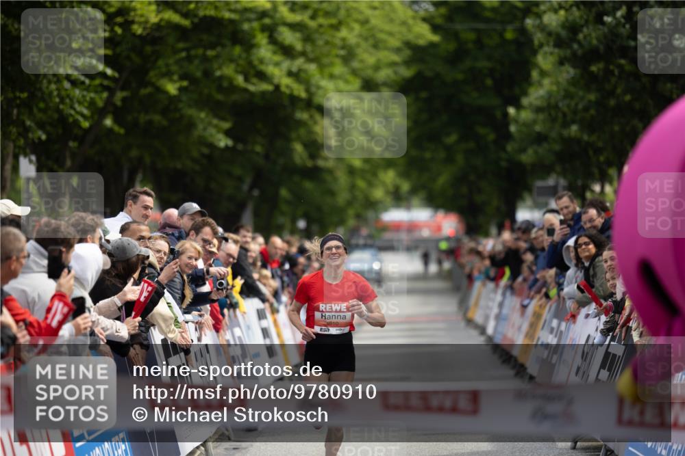 14.06.2026 - REWE Women's Run Michael Strokosch http://msf.ph/oto/9780910 14.06.2026 10:48:45 Laufen 5910, 57 meine-sportfotos.de