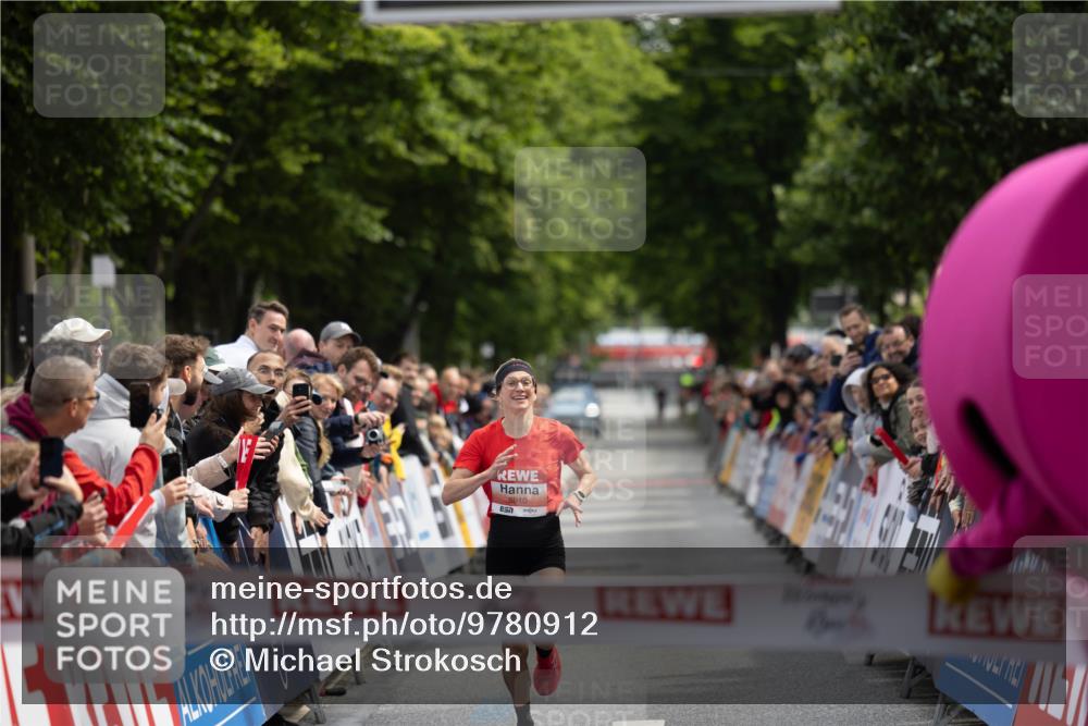 14.06.2026 - REWE Women's Run Michael Strokosch http://msf.ph/oto/9780912 14.06.2026 10:48:45 Laufen 5910, 7 meine-sportfotos.de
