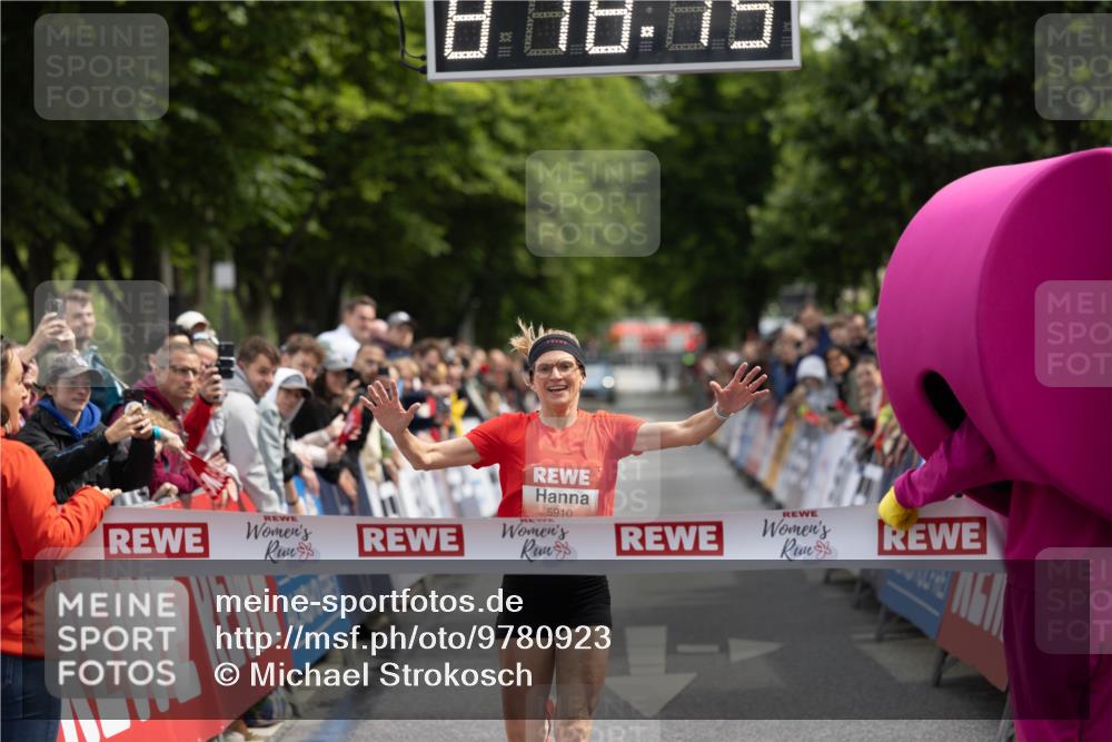 14.06.2026 - REWE Women's Run Michael Strokosch http://msf.ph/oto/9780923 14.06.2026 10:48:47 Laufen 18, 88, 85, 5910 meine-sportfotos.de