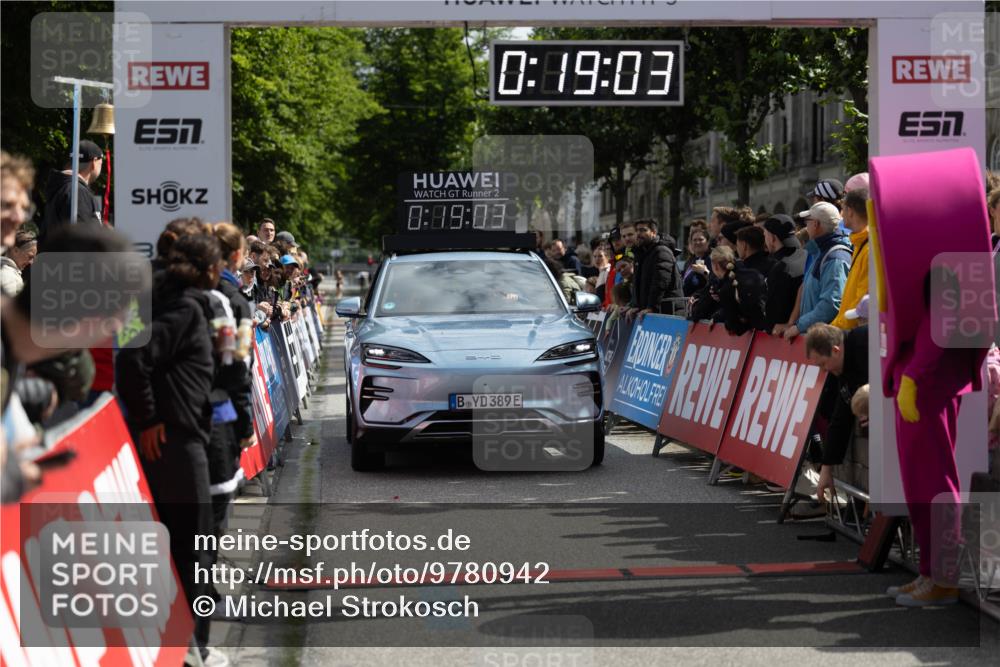 14.06.2026 - REWE Women's Run Michael Strokosch http://msf.ph/oto/9780942 14.06.2026 10:49:35 Laufen 0, 19, 03, 2, 0, 09, 08, 389 meine-sportfotos.de
