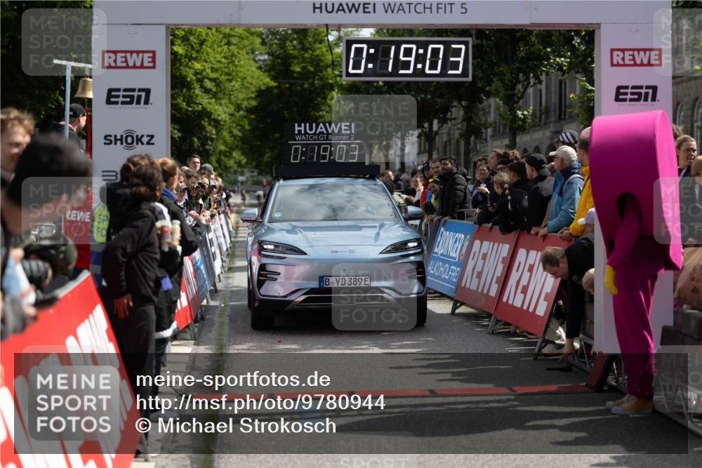 14.06.2026 - REWE Women's Run Michael Strokosch http://msf.ph/oto/9780944 14.06.2026 10:49:35 Laufen 5, 0, 19, 03, 2, 0, 09, 03, 389 meine-sportfotos.de