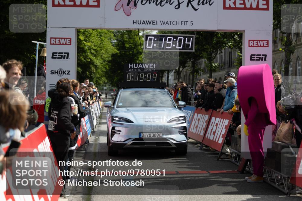 14.06.2026 - REWE Women's Run Michael Strokosch http://msf.ph/oto/9780951 14.06.2026 10:49:37 Laufen 5, 0, 19, 04, 2, 0, 09, 04, 389 meine-sportfotos.de