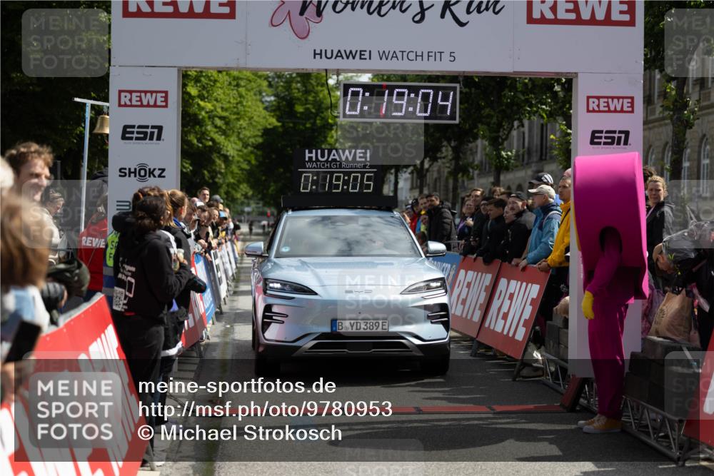 14.06.2026 - REWE Women's Run Michael Strokosch http://msf.ph/oto/9780953 14.06.2026 10:49:37 Laufen 5, 0, 09, 04, 2, 0, 09, 09, 389 meine-sportfotos.de