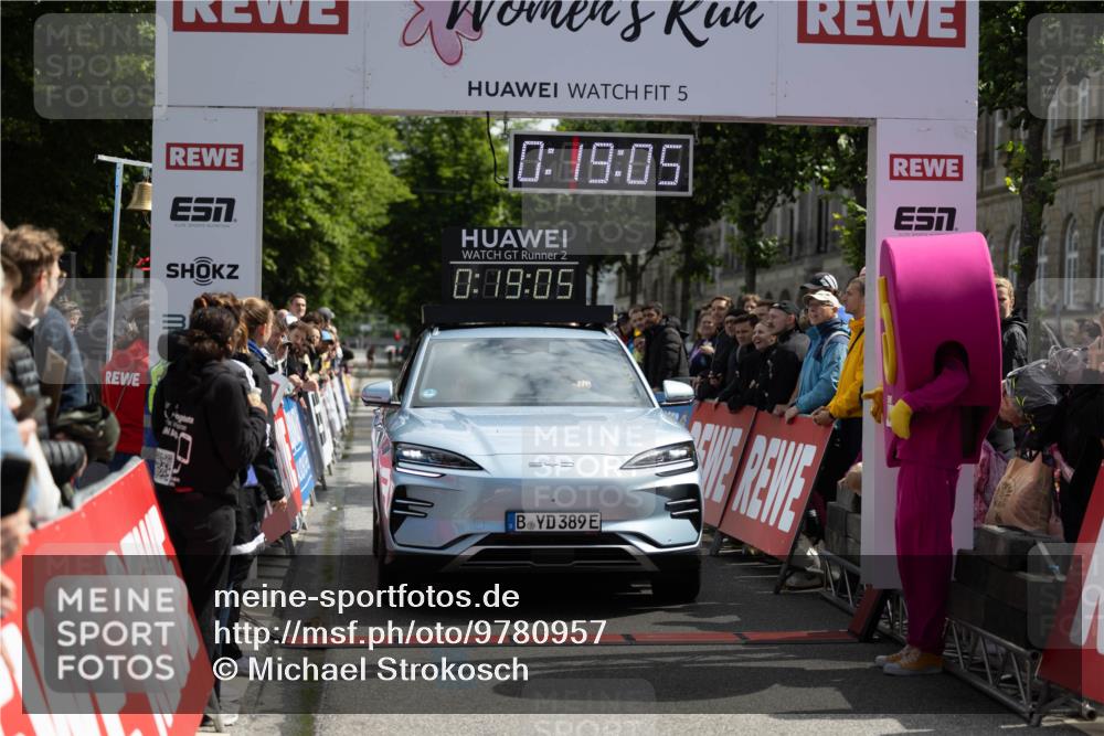 14.06.2026 - REWE Women's Run Michael Strokosch http://msf.ph/oto/9780957 14.06.2026 10:49:37 Laufen 5, 0, 09, 05, 2, 0, 09, 05, 389 meine-sportfotos.de