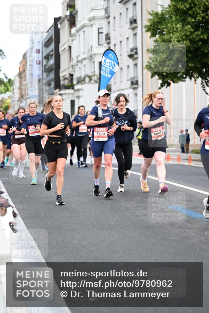 14.06.2026 - REWE Women's Run Dr. Thomas Lammeyer http://msf.ph/oto/9780962 14.06.2026 10:49:44 Laufen 6015, 6, 00, 5025, 517, 5883 meine-sportfotos.de