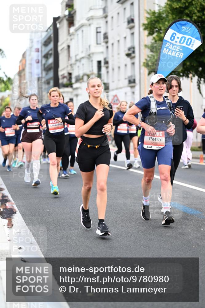 14.06.2026 - REWE Women's Run Dr. Thomas Lammeyer http://msf.ph/oto/9780980 14.06.2026 10:49:45 Laufen 6015, 5025, 7, 6, 00 meine-sportfotos.de
