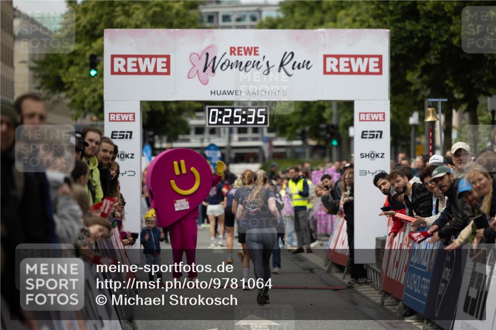 14.06.2026 - REWE Women's Run Michael Strokosch http://msf.ph/oto/9781064 14.06.2026 10:56:07 Laufen 5, 0, 25, 35, 7, 34 meine-sportfotos.de