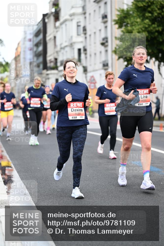 14.06.2026 - REWE Women's Run Dr. Thomas Lammeyer http://msf.ph/oto/9781109 14.06.2026 10:49:53 Laufen 5054, 5055 meine-sportfotos.de