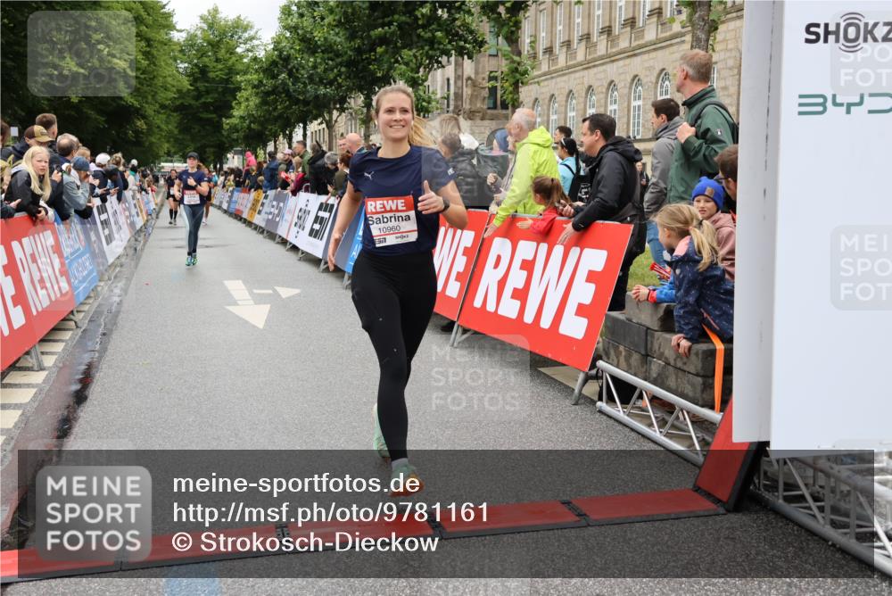 14.06.2026 - REWE Women's Run Strokosch-Dieckow http://msf.ph/oto/9781161 14.06.2026 09:58:59 Ziel 10065, 10070, 10292, 10410, 10784, 10879, 10960, 11427 meine-sportfotos.de