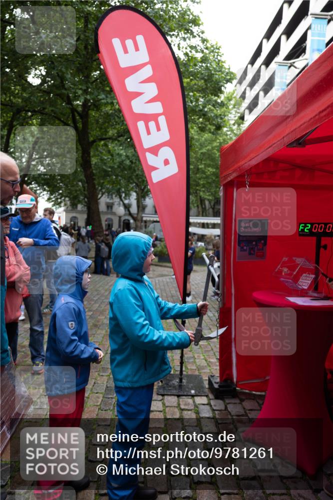 14.06.2026 - REWE Women's Run Michael Strokosch http://msf.ph/oto/9781261 14.06.2026 08:29:04 Laufen 200, 0 meine-sportfotos.de
