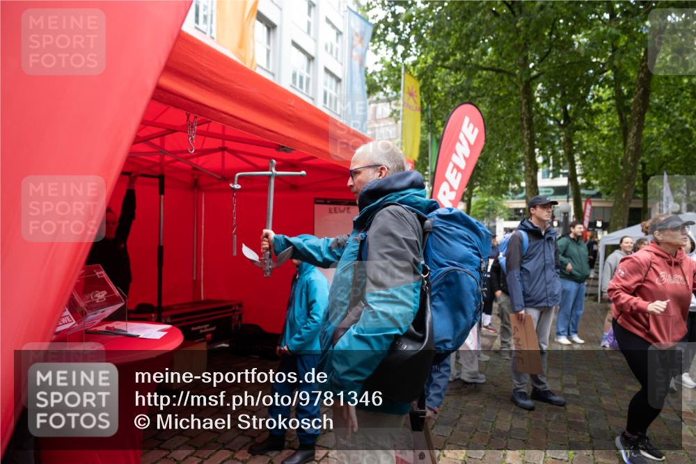 14.06.2026 - REWE Women's Run Michael Strokosch http://msf.ph/oto/9781346 14.06.2026 08:33:37 Laufen  meine-sportfotos.de