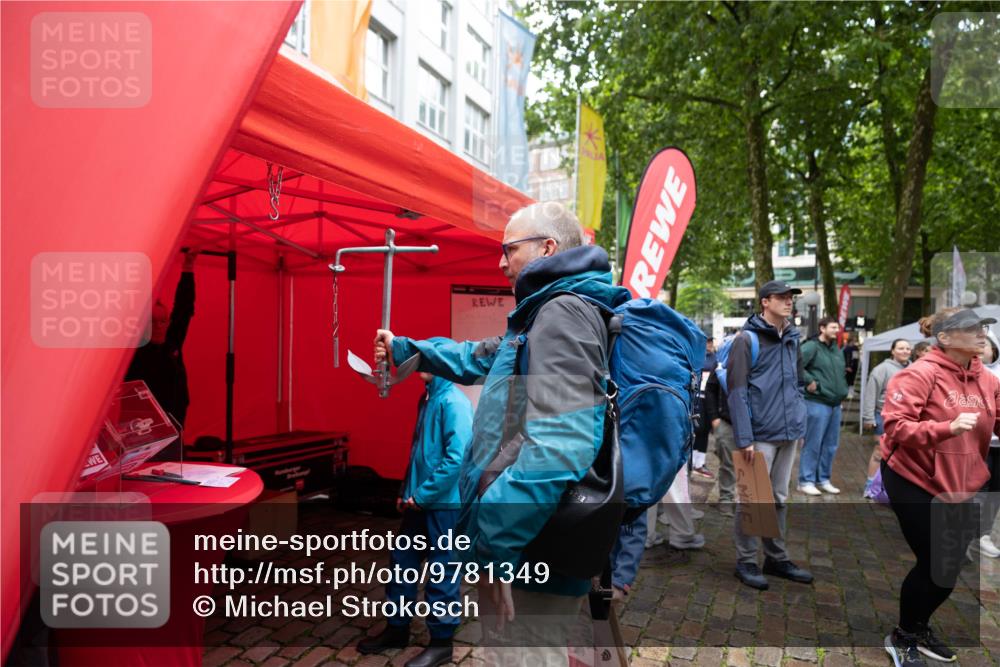 14.06.2026 - REWE Women's Run Michael Strokosch http://msf.ph/oto/9781349 14.06.2026 08:33:37 Laufen  meine-sportfotos.de