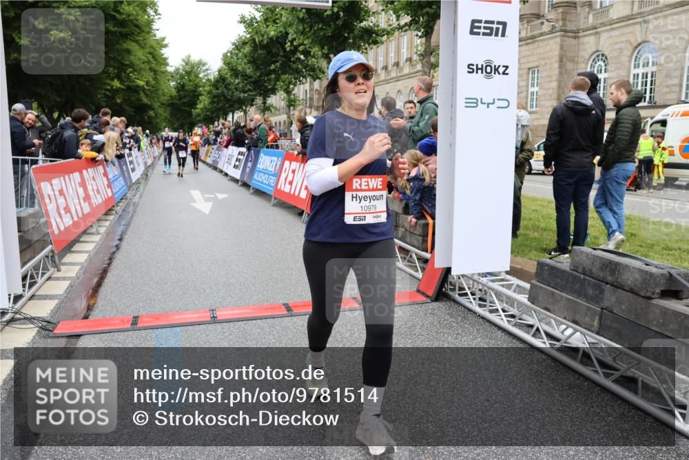 14.06.2026 - REWE Women's Run Strokosch-Dieckow http://msf.ph/oto/9781514 14.06.2026 09:59:14 Ziel 10172, 10979, 11341, 11382 meine-sportfotos.de