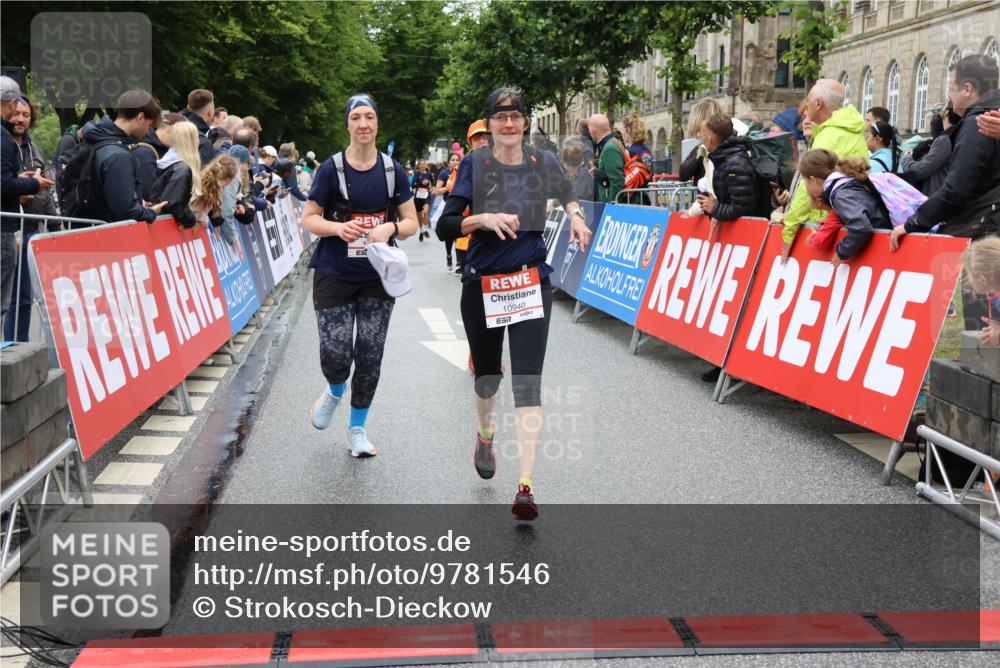 14.06.2026 - REWE Women's Run Strokosch-Dieckow http://msf.ph/oto/9781546 14.06.2026 09:59:19 Ziel 10153, 10940, 10979, 11198, 11199, 11382 meine-sportfotos.de