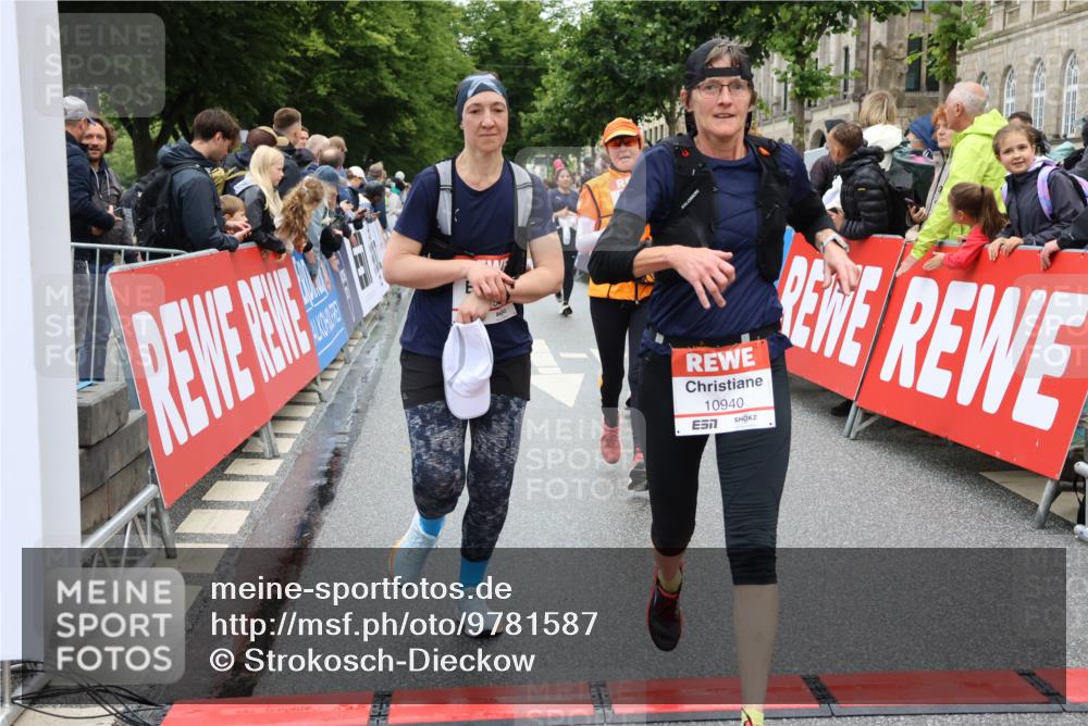 14.06.2026 - REWE Women's Run Strokosch-Dieckow http://msf.ph/oto/9781587 14.06.2026 09:59:20 Ziel 10153, 10940, 10978, 10979, 11198, 11199, 11382 meine-sportfotos.de