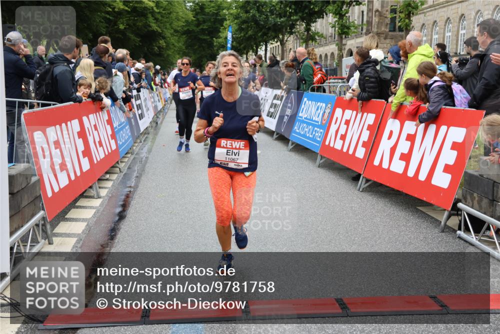 14.06.2026 - REWE Women's Run Strokosch-Dieckow http://msf.ph/oto/9781758 14.06.2026 09:59:29 Ziel 10160, 10339, 10349, 10558, 10801, 10854, 10978, 10982, 11067, 11163, 11198, 11199, 11501 meine-sportfotos.de