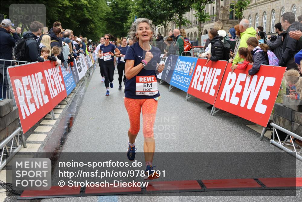 14.06.2026 - REWE Women's Run Strokosch-Dieckow http://msf.ph/oto/9781791 14.06.2026 09:59:29 Ziel 10160, 10339, 10349, 10558, 10801, 10854, 10978, 10982, 11067, 11163, 11198, 11199, 11501 meine-sportfotos.de