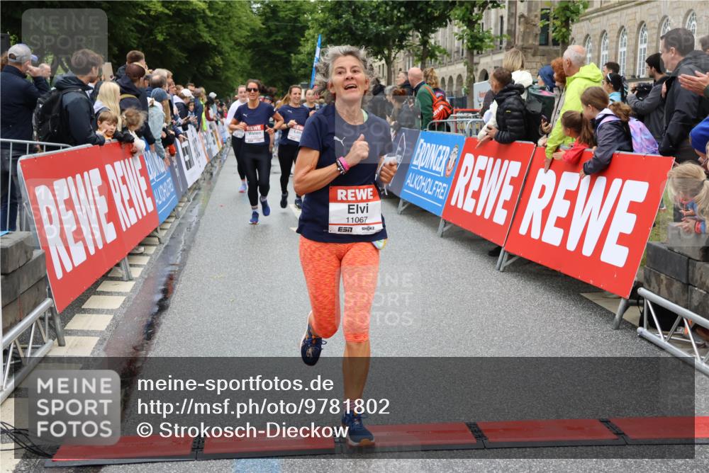 14.06.2026 - REWE Women's Run Strokosch-Dieckow http://msf.ph/oto/9781802 14.06.2026 09:59:29 Ziel 10160, 10339, 10349, 10558, 10801, 10854, 10978, 10982, 11067, 11163, 11198, 11199, 11501 meine-sportfotos.de