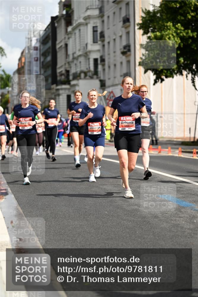14.06.2026 - REWE Women's Run Dr. Thomas Lammeyer http://msf.ph/oto/9781811 14.06.2026 10:50:37 Laufen 51, 5656, 657 meine-sportfotos.de