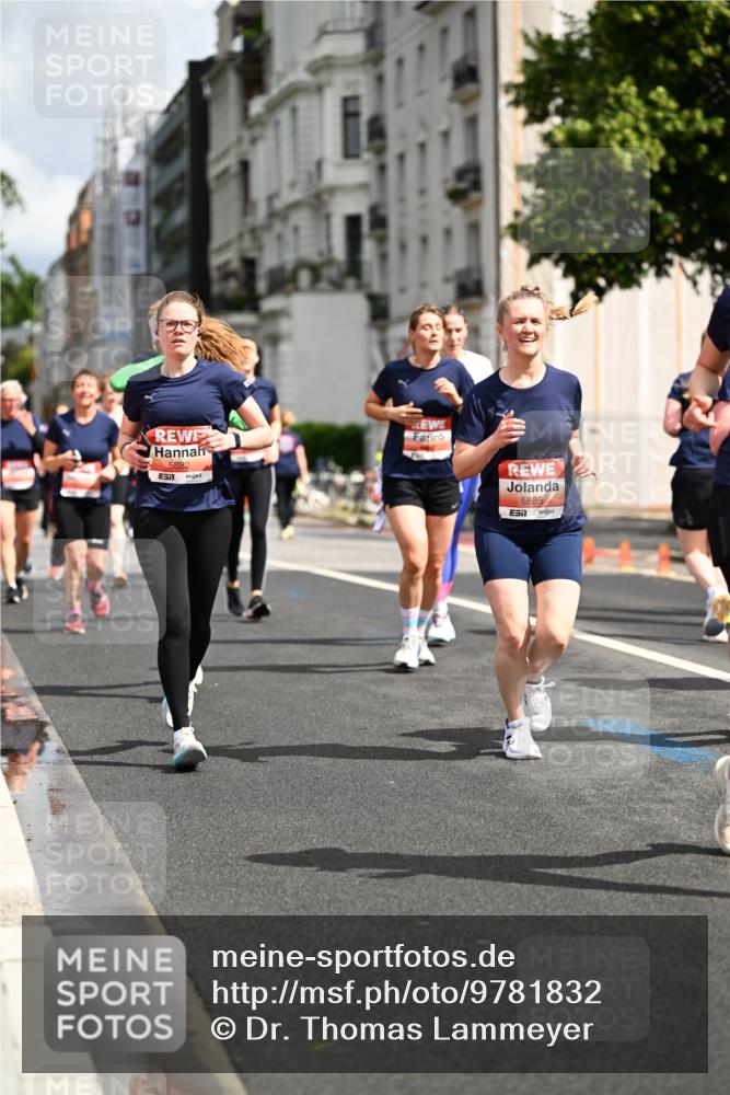 14.06.2026 - REWE Women's Run Dr. Thomas Lammeyer http://msf.ph/oto/9781832 14.06.2026 10:50:39 Laufen 5882, 7, 5885 meine-sportfotos.de