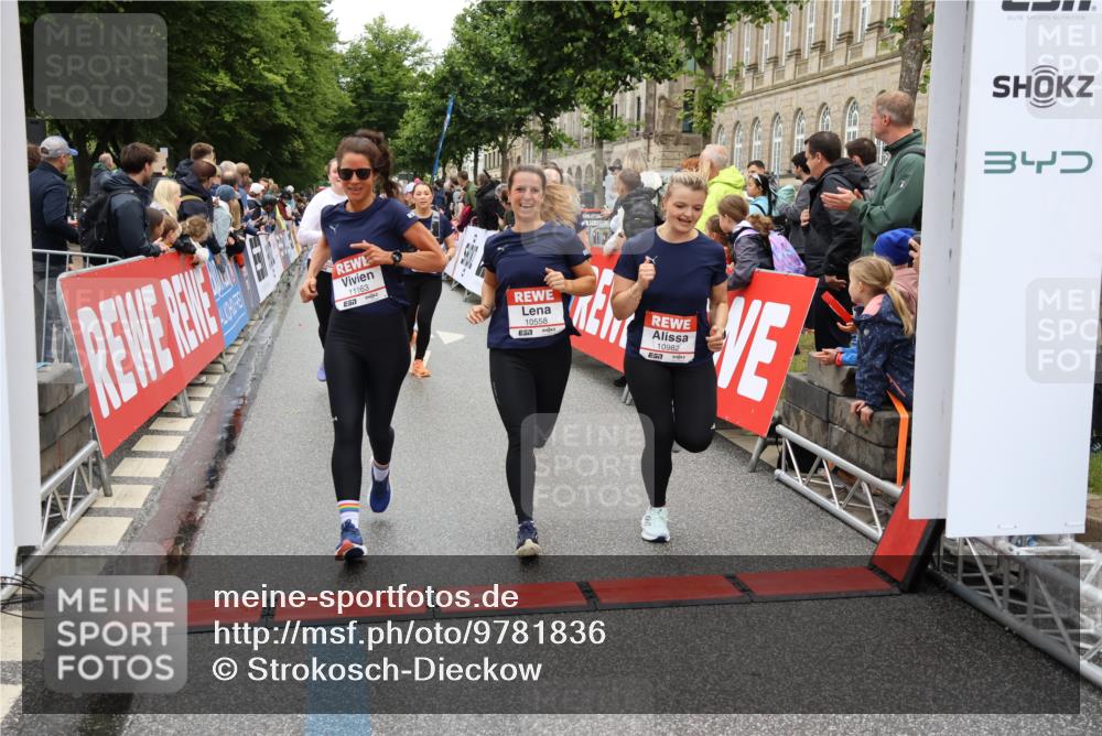 14.06.2026 - REWE Women's Run Strokosch-Dieckow http://msf.ph/oto/9781836 14.06.2026 09:59:31 Ziel 10160, 10339, 10349, 10450, 10558, 10801, 10854, 10978, 10982, 11067, 11163, 11501 meine-sportfotos.de