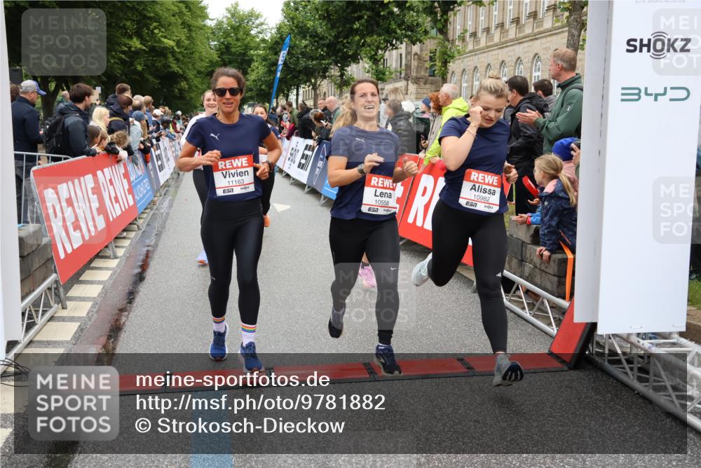 14.06.2026 - REWE Women's Run Strokosch-Dieckow http://msf.ph/oto/9781882 14.06.2026 09:59:31 Ziel 10160, 10339, 10349, 10450, 10558, 10801, 10854, 10978, 10982, 11067, 11163, 11501 meine-sportfotos.de