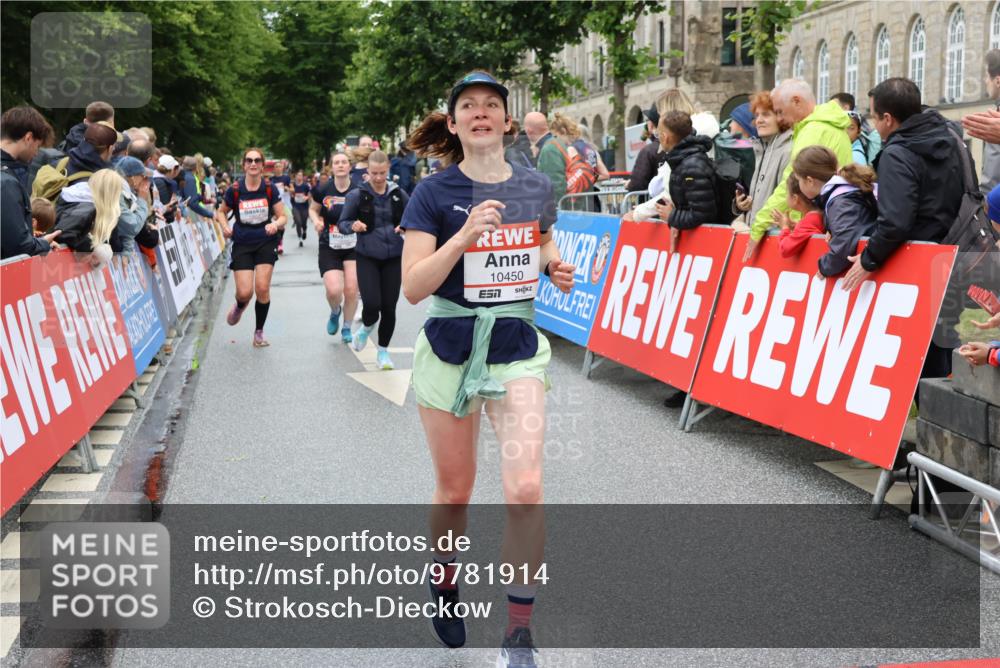 14.06.2026 - REWE Women's Run Strokosch-Dieckow http://msf.ph/oto/9781914 14.06.2026 09:59:35 Ziel 10088, 10279, 10349, 10450, 10558, 10721, 10801, 10854, 10858, 10982, 11005, 11067, 11163, 11275, 11501 meine-sportfotos.de