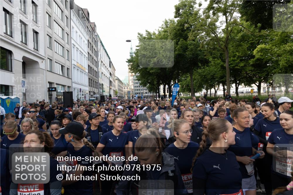 14.06.2026 - REWE Women's Run Michael Strokosch http://msf.ph/oto/9781975 14.06.2026 08:53:02 Laufen 6, 00, 1245, 11013, 11436, 0478, 651, 10517 meine-sportfotos.de