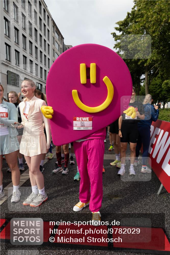 14.06.2026 - REWE Women's Run Michael Strokosch http://msf.ph/oto/9782029 14.06.2026 08:55:35 Laufen 385, 57 meine-sportfotos.de