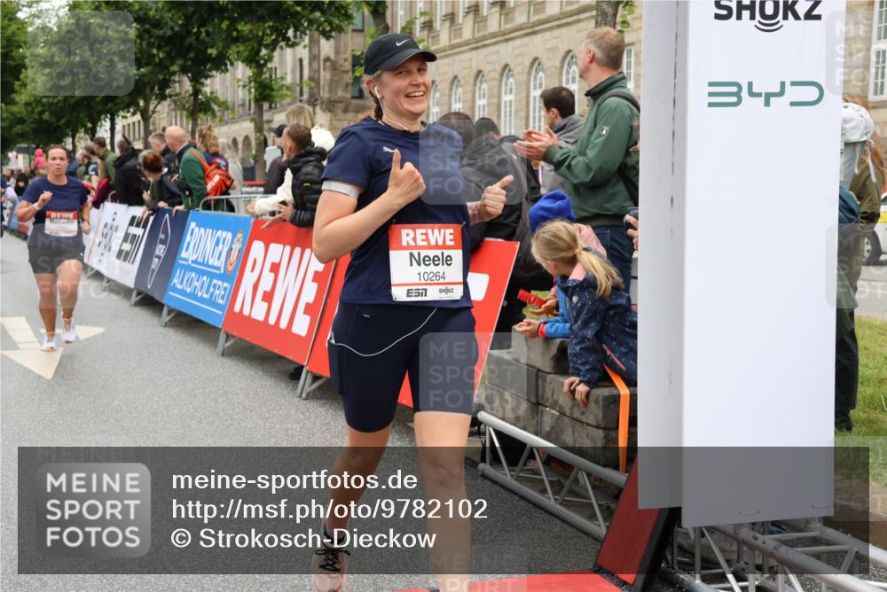 14.06.2026 - REWE Women's Run Strokosch-Dieckow http://msf.ph/oto/9782102 14.06.2026 09:59:42 Ziel 10088, 10190, 10264, 10279, 10280, 10405, 10450, 10542, 10664, 10721, 10858, 11005, 11275 meine-sportfotos.de