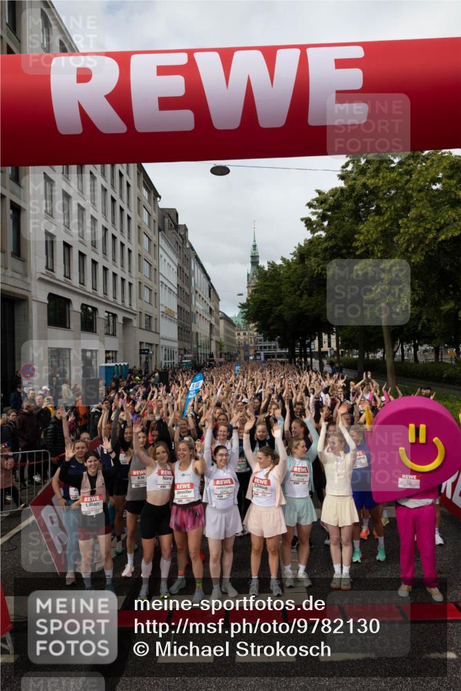 14.06.2026 - REWE Women's Run Michael Strokosch http://msf.ph/oto/9782130 14.06.2026 08:57:10 Laufen 50, 11245 meine-sportfotos.de