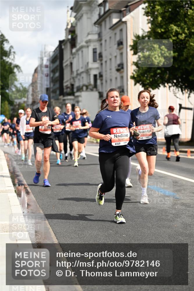 14.06.2026 - REWE Women's Run Dr. Thomas Lammeyer http://msf.ph/oto/9782146 14.06.2026 10:50:59 Laufen 5297, 657, 5309, 57 meine-sportfotos.de