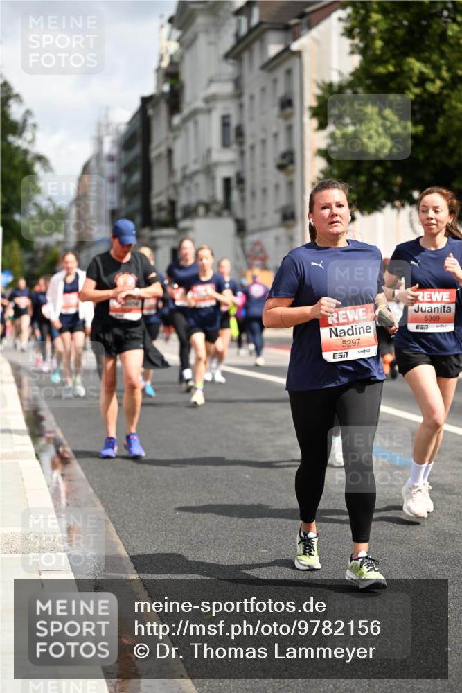 14.06.2026 - REWE Women's Run Dr. Thomas Lammeyer http://msf.ph/oto/9782156 14.06.2026 10:51:00 Laufen 5297, 57, 5309 meine-sportfotos.de