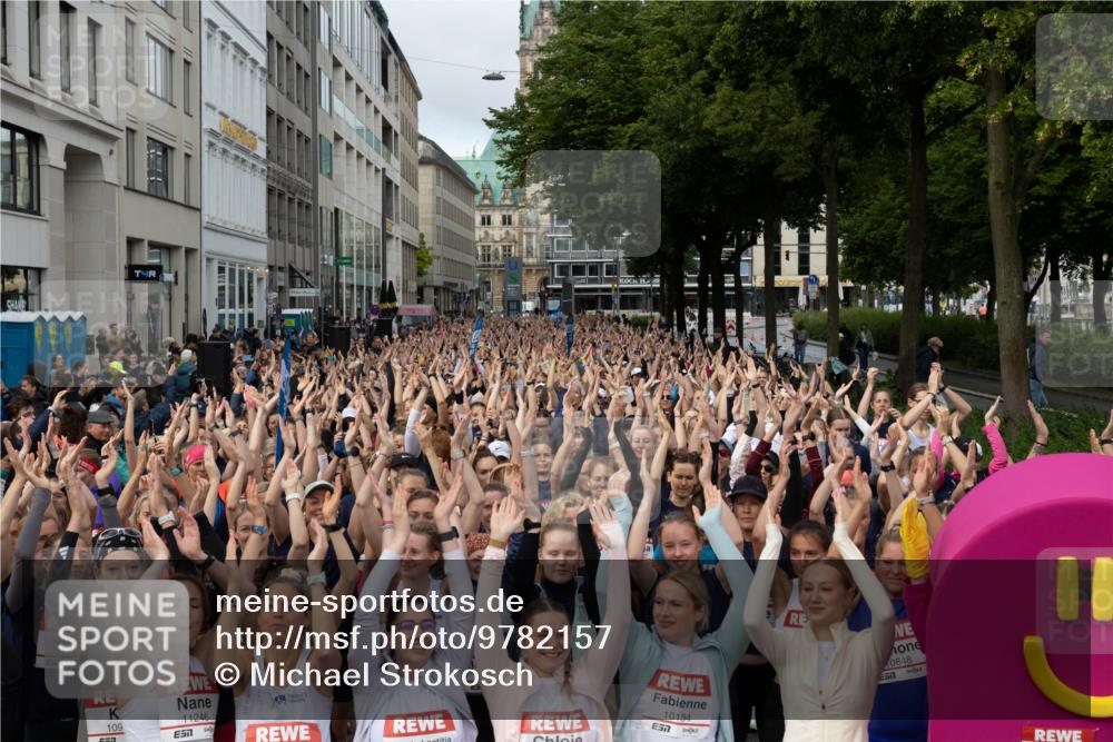 14.06.2026 - REWE Women's Run Michael Strokosch http://msf.ph/oto/9782157 14.06.2026 08:57:16 Laufen 1141, 109, 11246, 10134, 57, 0848, 10 meine-sportfotos.de