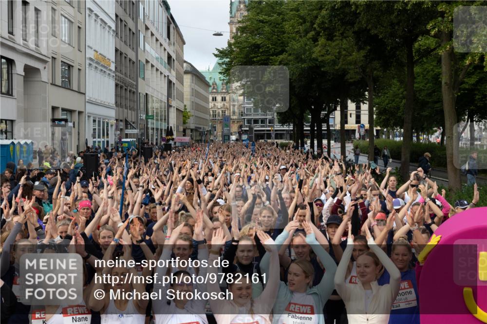 14.06.2026 - REWE Women's Run Michael Strokosch http://msf.ph/oto/9782161 14.06.2026 08:57:16 Laufen 114, 10124, 10848 meine-sportfotos.de