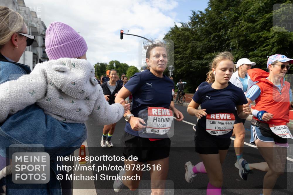 14.06.2026 - REWE Women's Run Michael Strokosch http://msf.ph/oto/9782516 14.06.2026 09:13:39 Laufen 10945, 10946, 110 meine-sportfotos.de