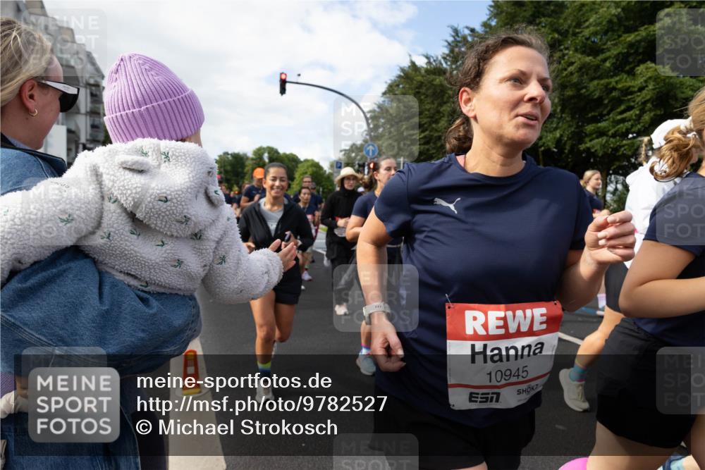 14.06.2026 - REWE Women's Run Michael Strokosch http://msf.ph/oto/9782527 14.06.2026 09:13:39 Laufen 10945 meine-sportfotos.de