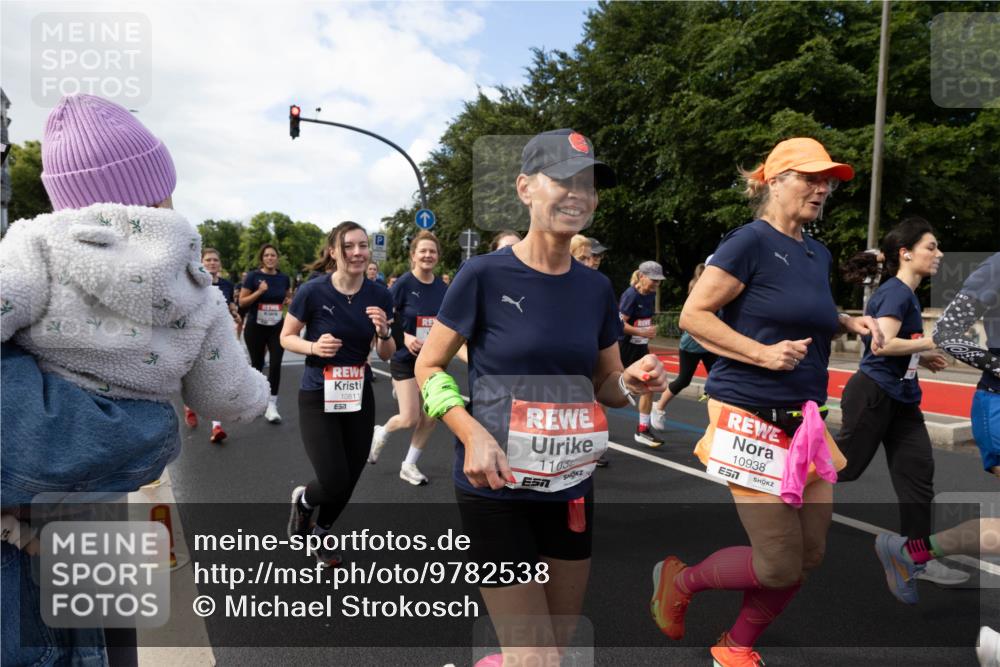 14.06.2026 - REWE Women's Run Michael Strokosch http://msf.ph/oto/9782538 14.06.2026 09:13:42 Laufen 10811, 032, 10938, 7 meine-sportfotos.de