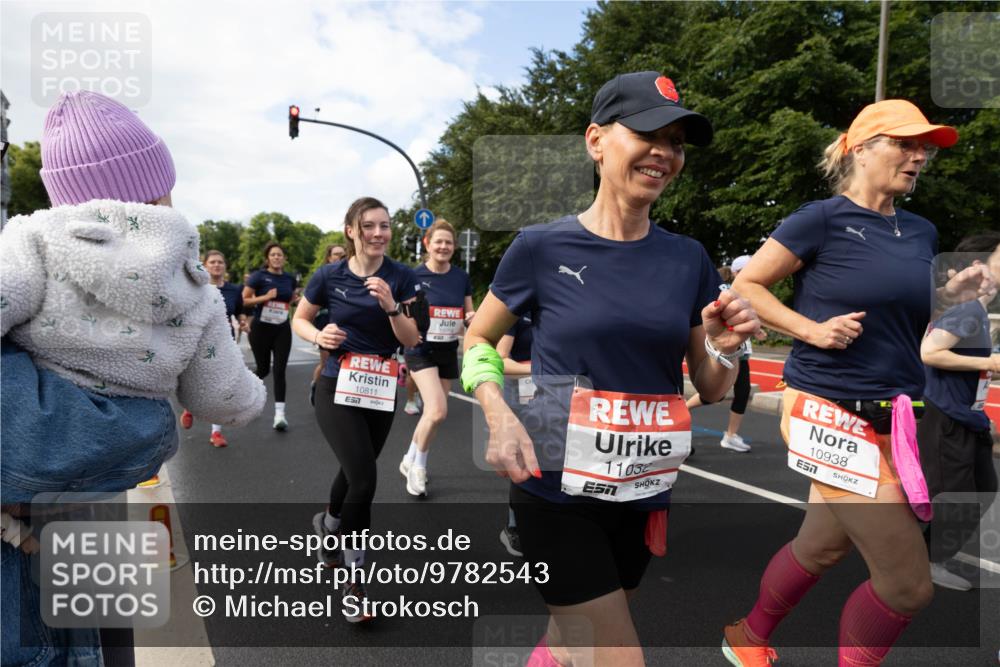 14.06.2026 - REWE Women's Run Michael Strokosch http://msf.ph/oto/9782543 14.06.2026 09:13:42 Laufen 10811, 7, 11032, 10938 meine-sportfotos.de