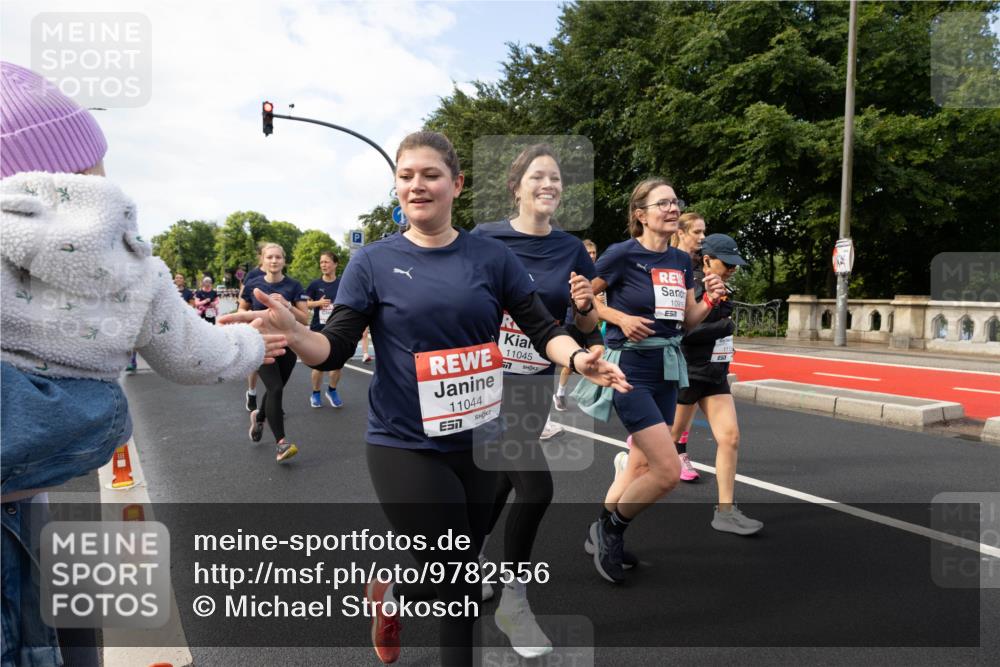 14.06.2026 - REWE Women's Run Michael Strokosch http://msf.ph/oto/9782556 14.06.2026 09:13:43 Laufen 11044, 11045, 777, 10915, 51 meine-sportfotos.de