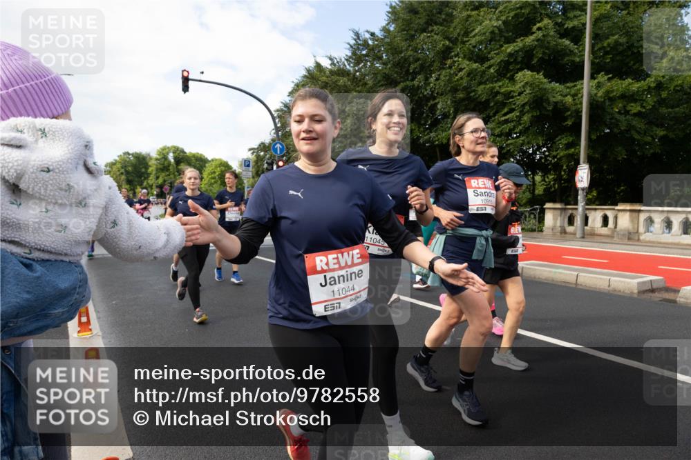 14.06.2026 - REWE Women's Run Michael Strokosch http://msf.ph/oto/9782558 14.06.2026 09:13:44 Laufen 11044, 11045, 7, 10915 meine-sportfotos.de