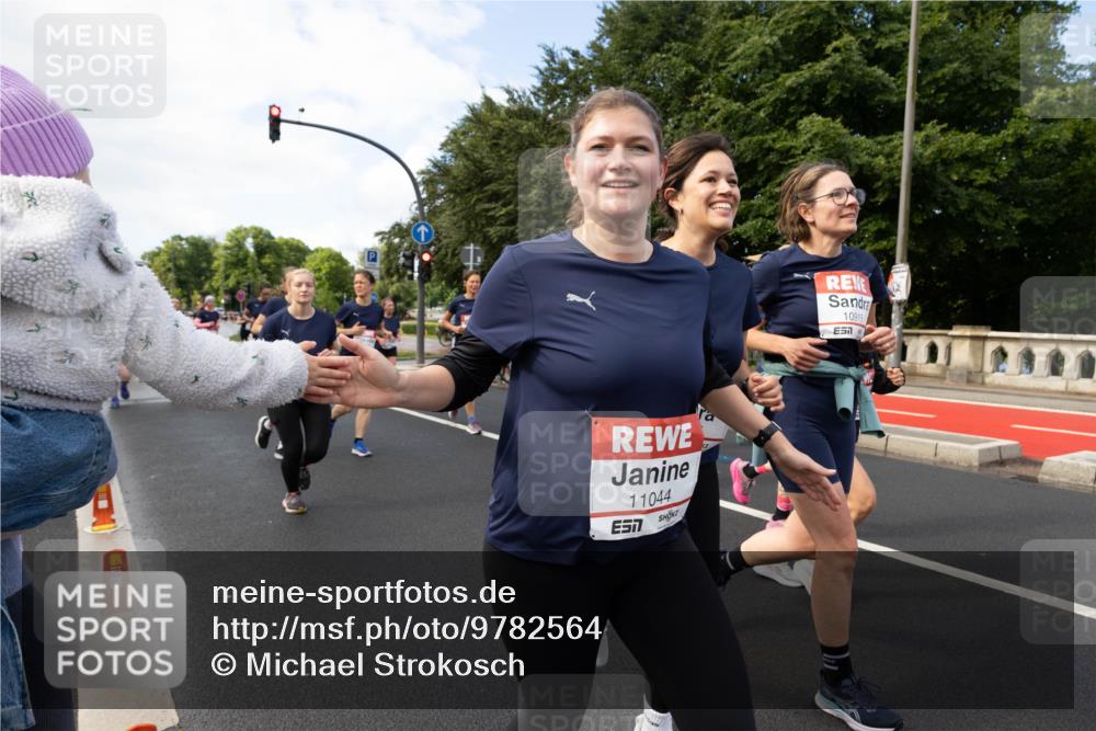 14.06.2026 - REWE Women's Run Michael Strokosch http://msf.ph/oto/9782564 14.06.2026 09:13:44 Laufen 11044, 10915 meine-sportfotos.de