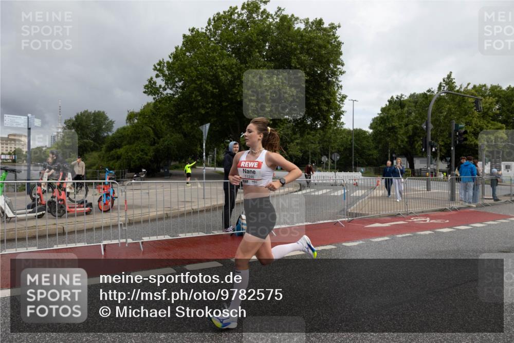 14.06.2026 - REWE Women's Run Michael Strokosch http://msf.ph/oto/9782575 14.06.2026 09:36:11 Laufen 11246, 5 meine-sportfotos.de
