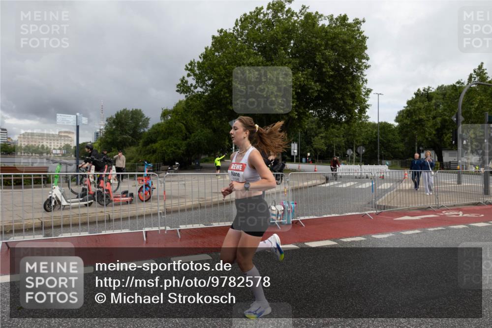 14.06.2026 - REWE Women's Run Michael Strokosch http://msf.ph/oto/9782578 14.06.2026 09:36:11 Laufen 11246 meine-sportfotos.de