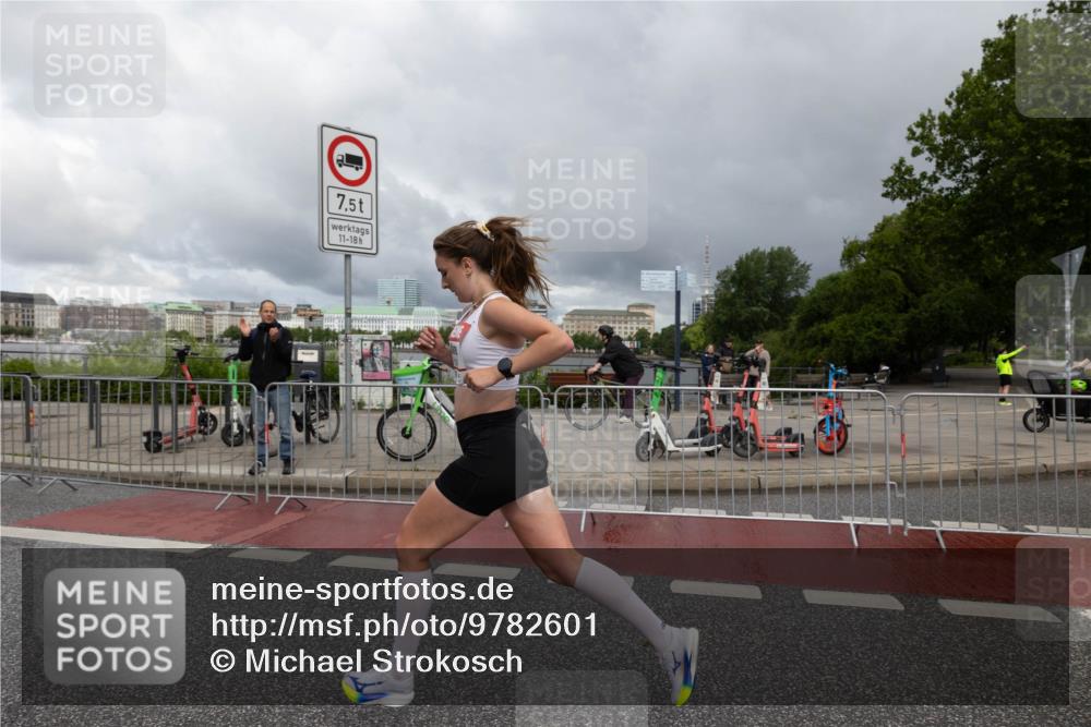 14.06.2026 - REWE Women's Run Michael Strokosch http://msf.ph/oto/9782601 14.06.2026 09:36:11 Laufen 7, 5, 11, 18 meine-sportfotos.de